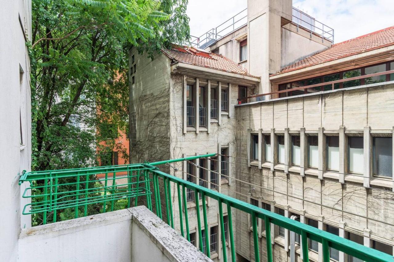 Colored And Spacious Flat Close To Navigli By Easylife ミラノ エクステリア 写真