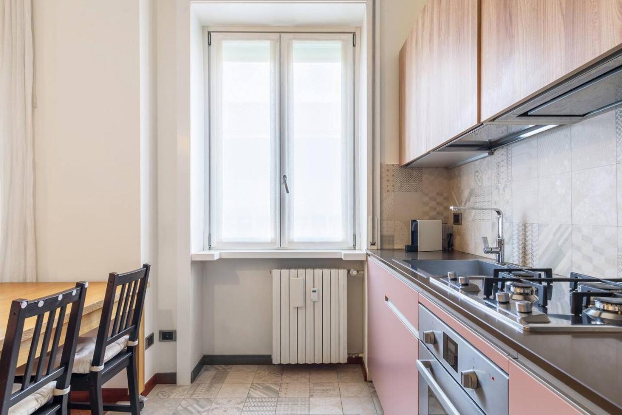 Colored And Spacious Flat Close To Navigli By Easylife ミラノ エクステリア 写真