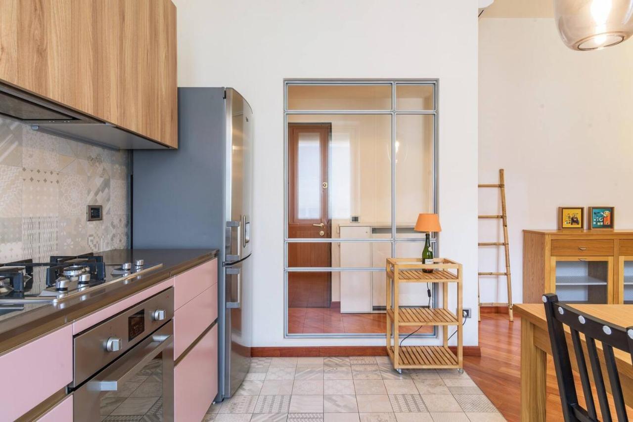 Colored And Spacious Flat Close To Navigli By Easylife ミラノ エクステリア 写真